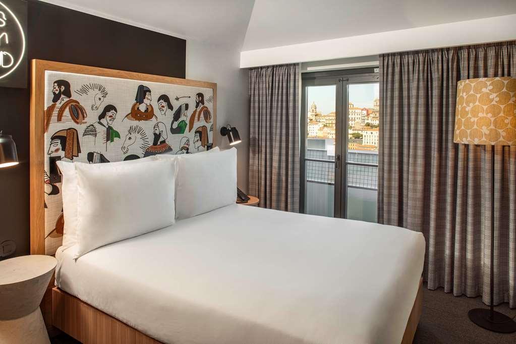 Se Catedral Porto, Tapestry Collection By Hilton Oporto