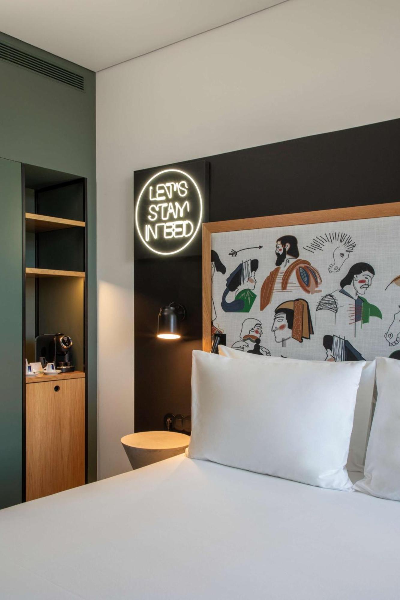 Se Catedral Porto, Tapestry Collection By Hilton Oporto